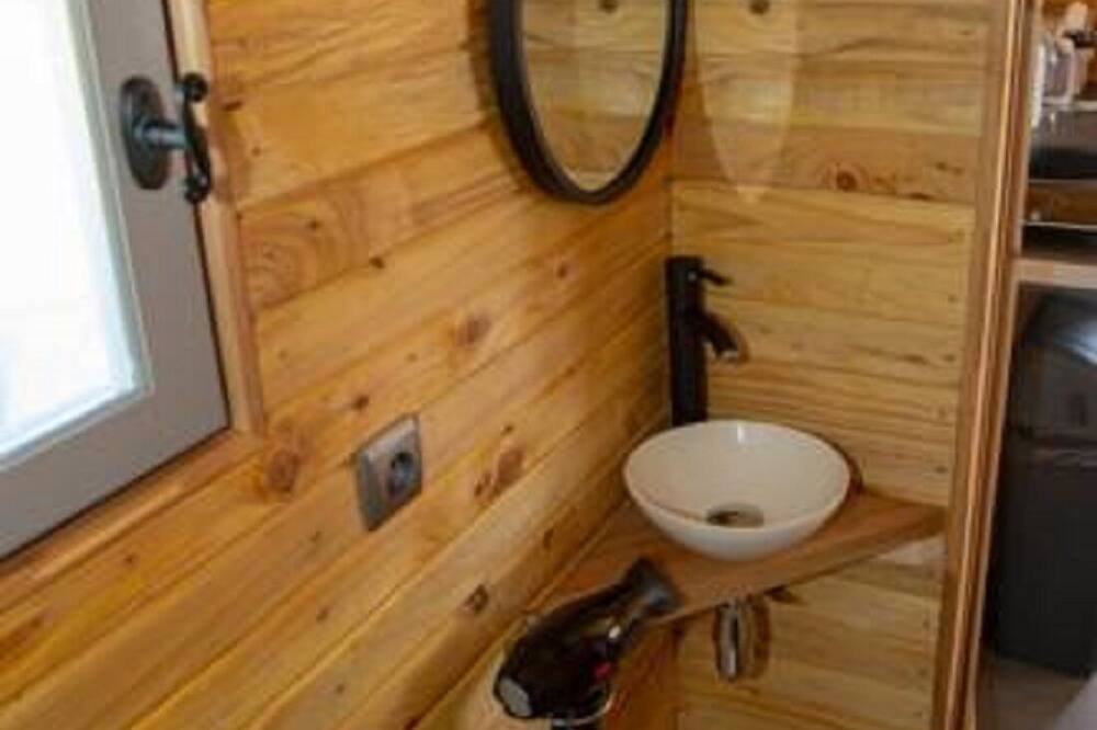 Photo of Bathroom in Saint-Ouen-sous-Bailly