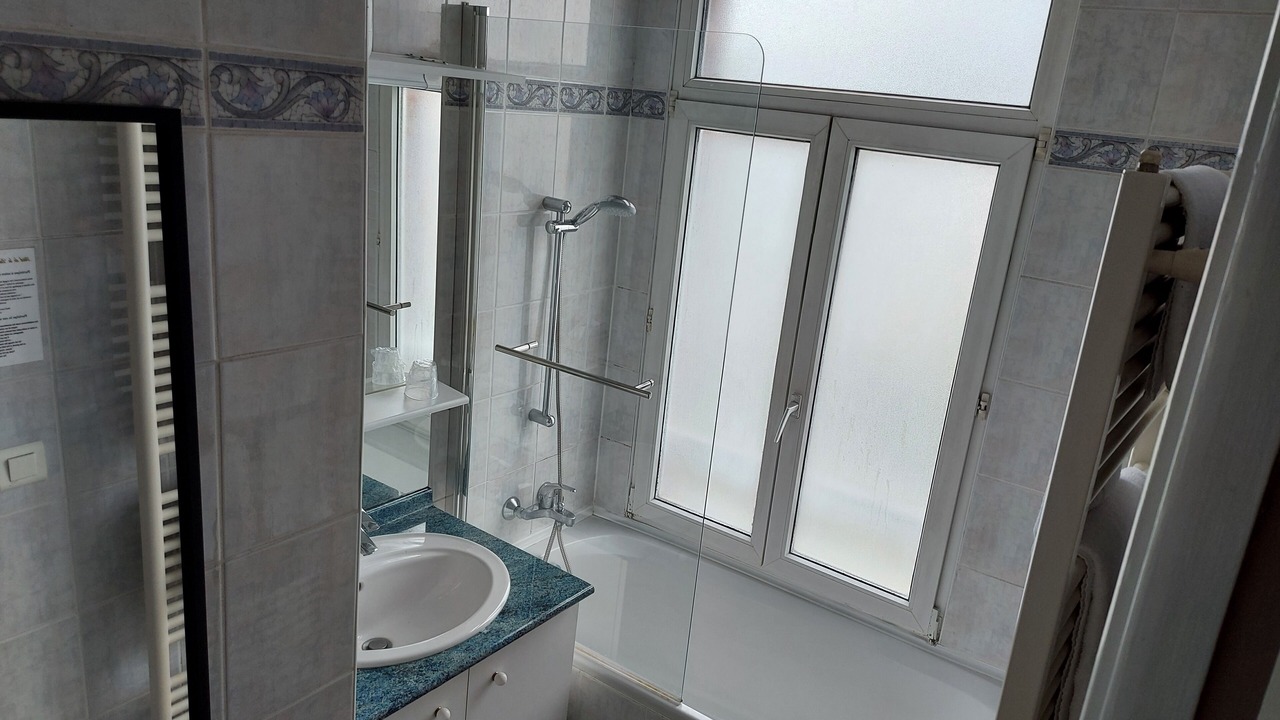 Photo of Bathroom in Albert