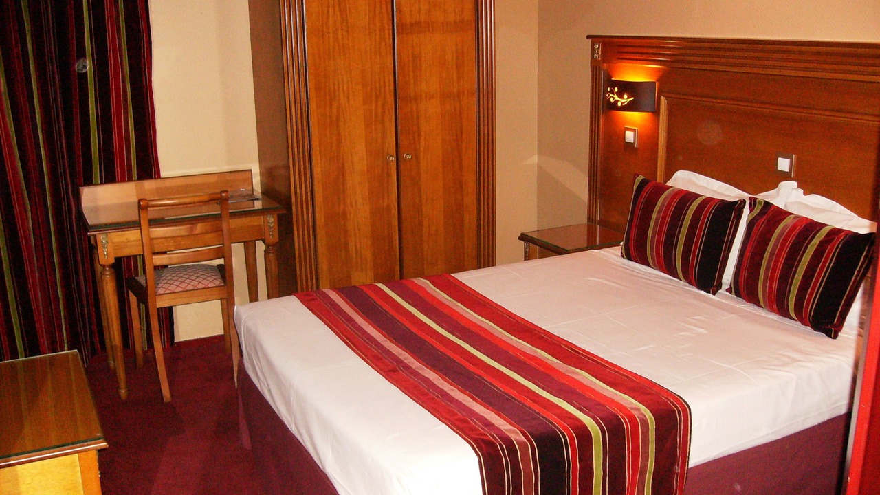 Photo of Bedroom in Mantes-la-Jolie