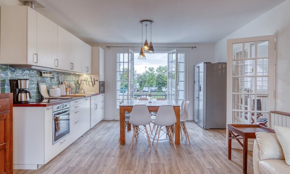 Photo of Kitchen in Stains