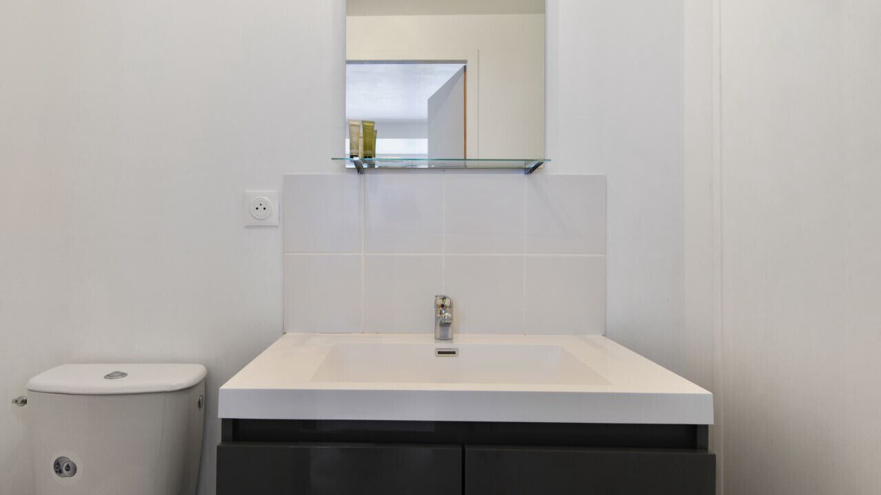 Photo of Bathroom in Fives