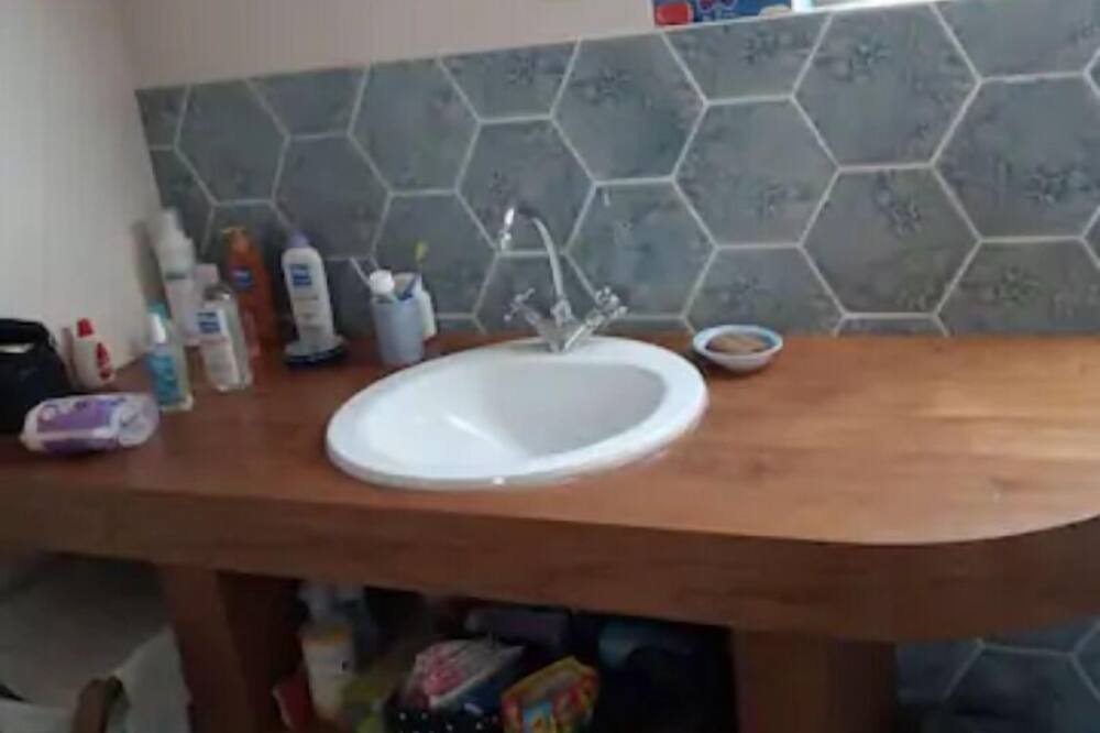 Photo of Bathroom in Courgeon