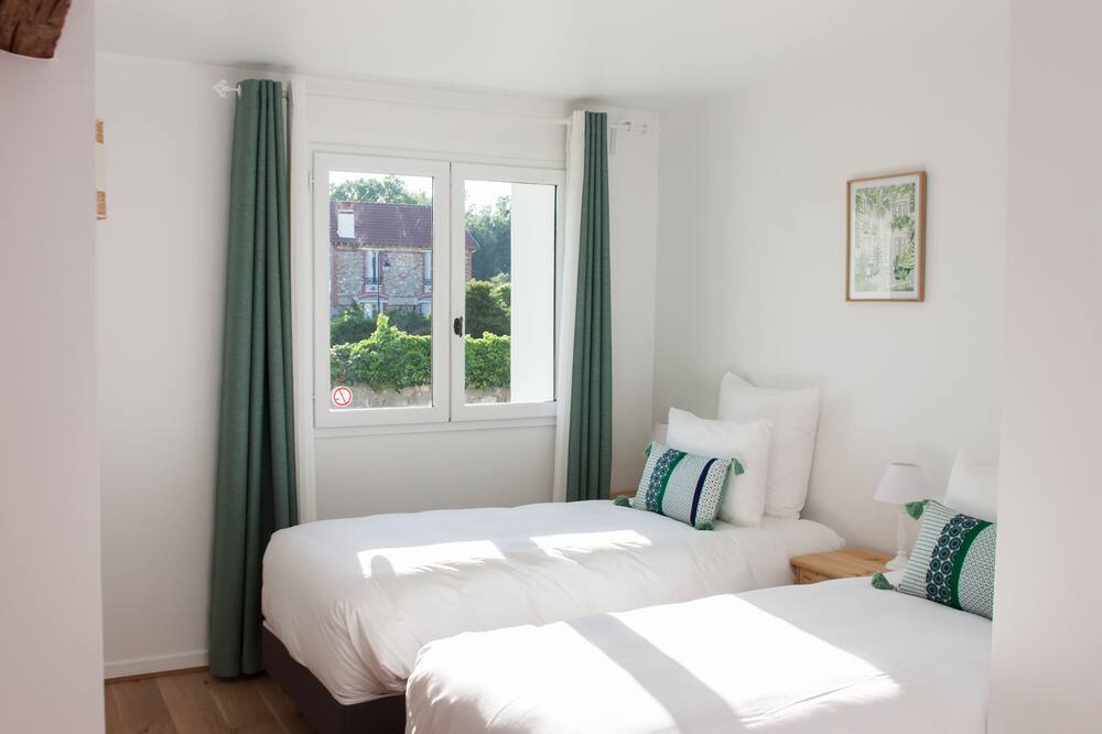 Photo of Bedroom in Arbonne-la-Foret