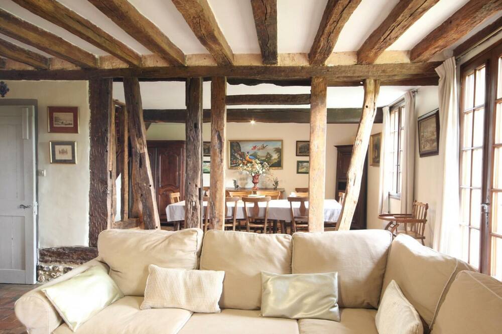 Photo of Livingroom in Bosc-Roger-sur-Buchy