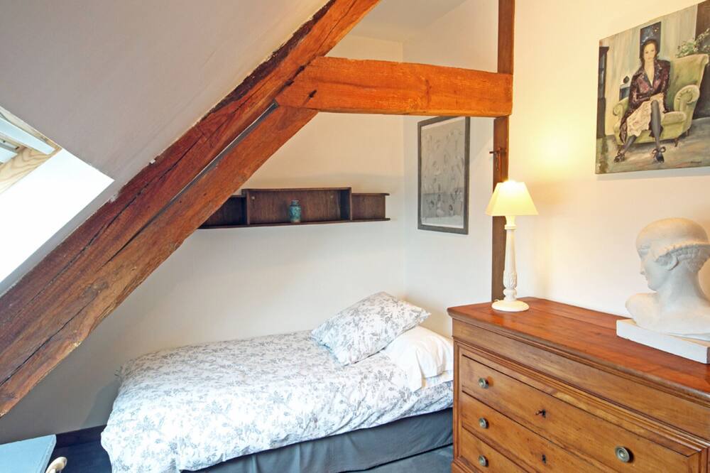Photo of Bedroom in Bosc-Roger-sur-Buchy