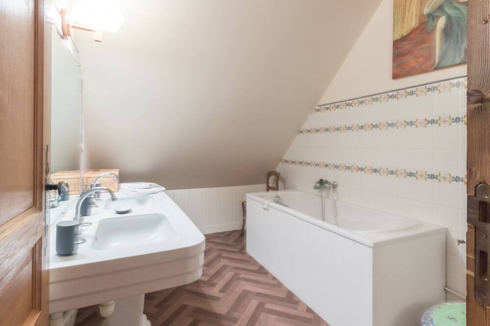 Photo of Bathroom in Bosc-Roger-sur-Buchy