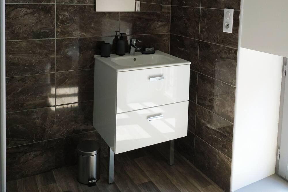Photo of Bathroom in Louhans