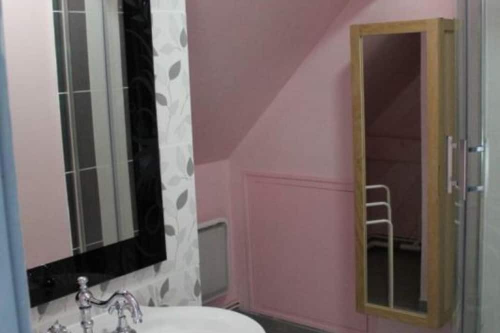 Photo of Bathroom in Pissy-Poville