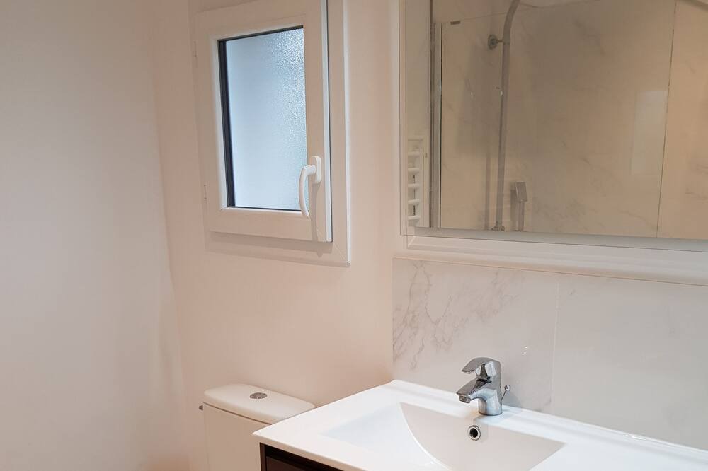 Photo of Bathroom in Castres