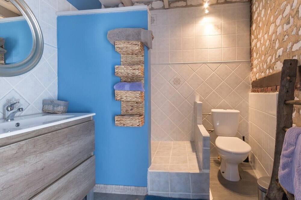 Photo of Bathroom in Fontaine-Bellenger