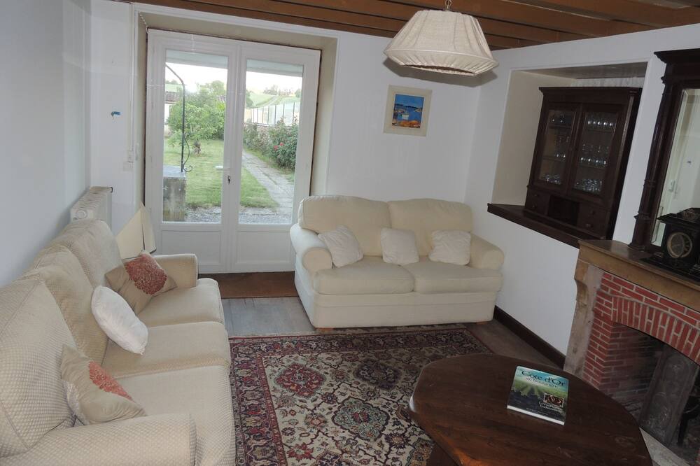 Photo of Livingroom in Commarin