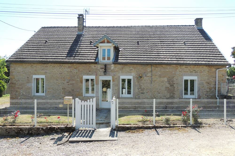 Photo of Outdoor in Commarin