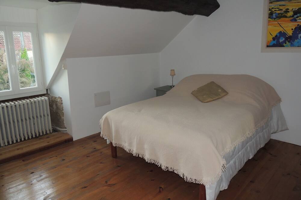 Photo of Bedroom in Commarin