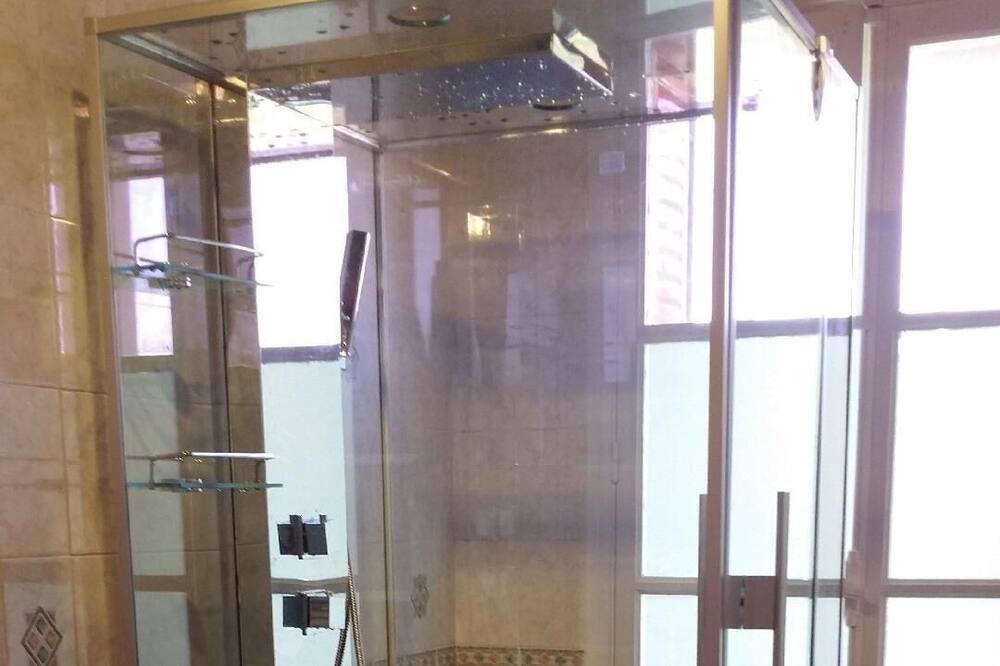 Photo of Bathroom in Villeneuve-la-Lionne