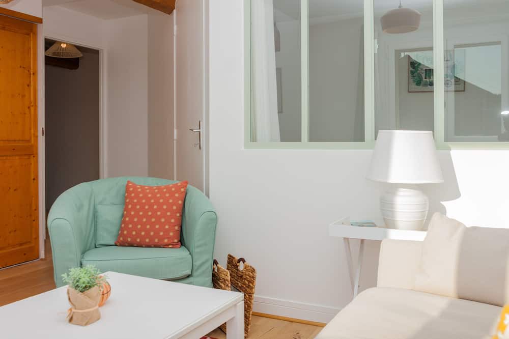 Photo of Livingroom in Arbonne-la-Foret