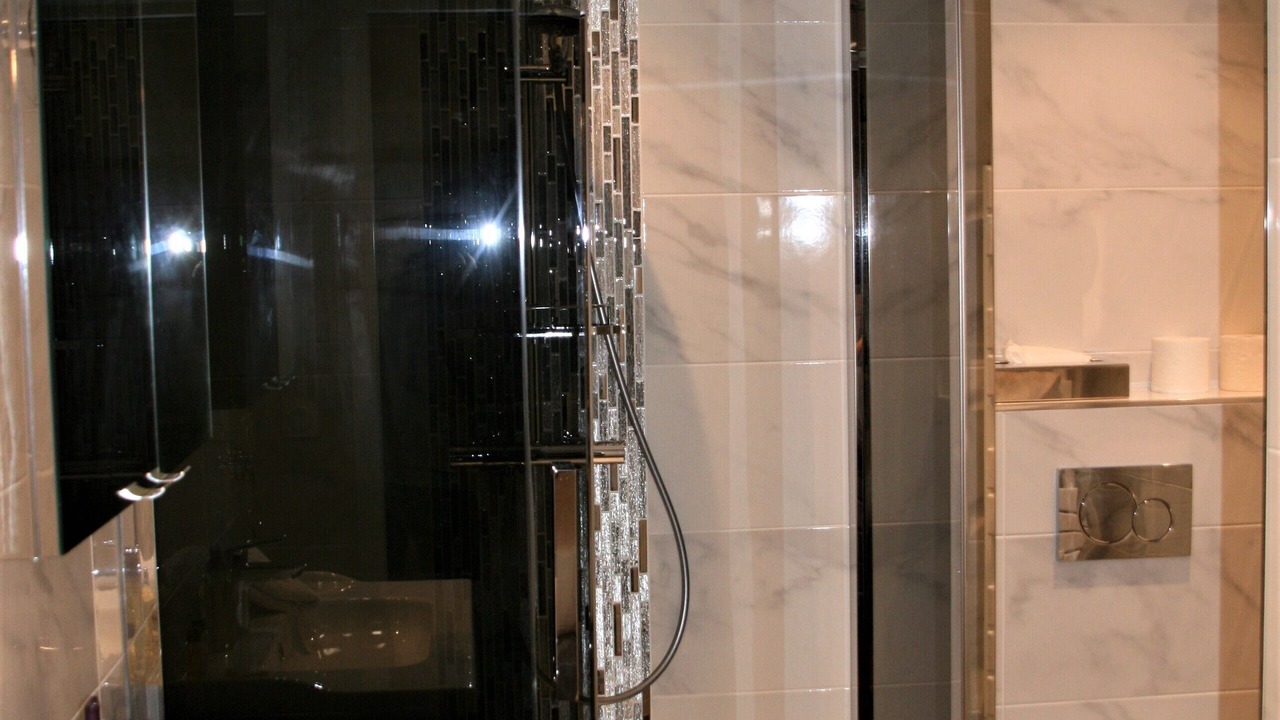 Photo of Bathroom in Genneville