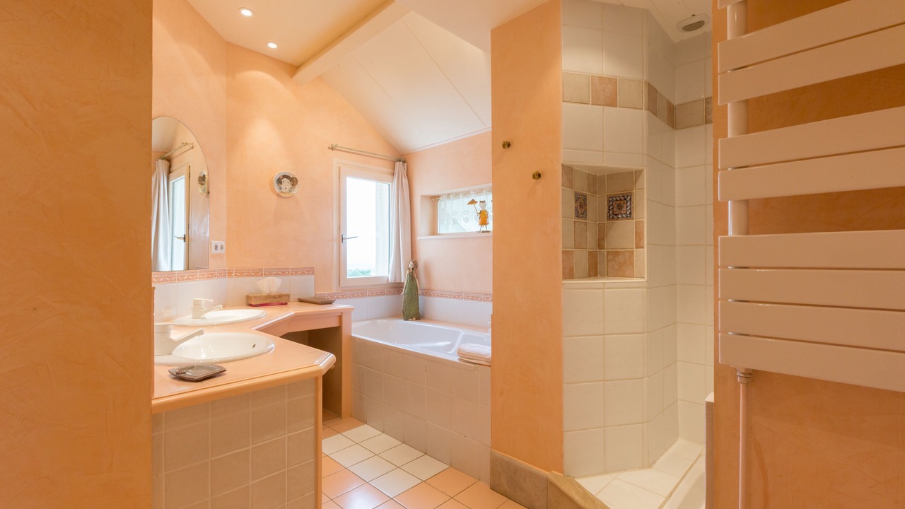 Photo of Bathroom in Beaune
