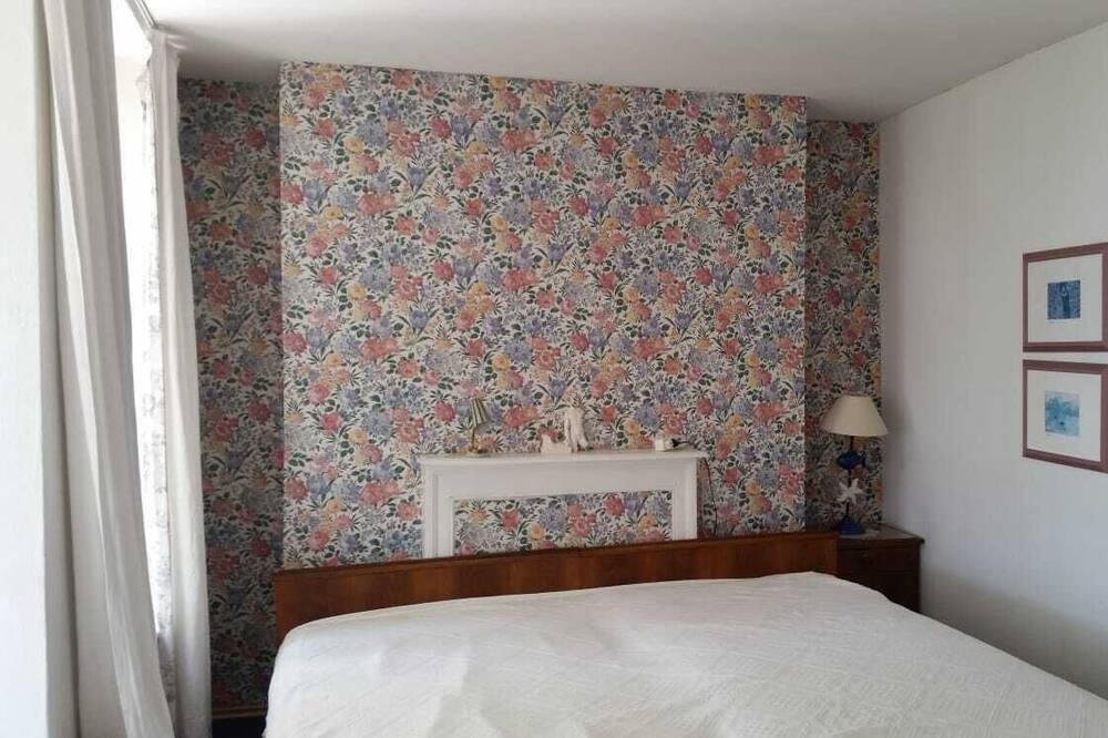 Photo of Bedroom in Montreuil-sur-Mer