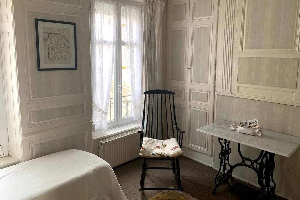 Photo of Bedroom in Montreuil-sur-Mer