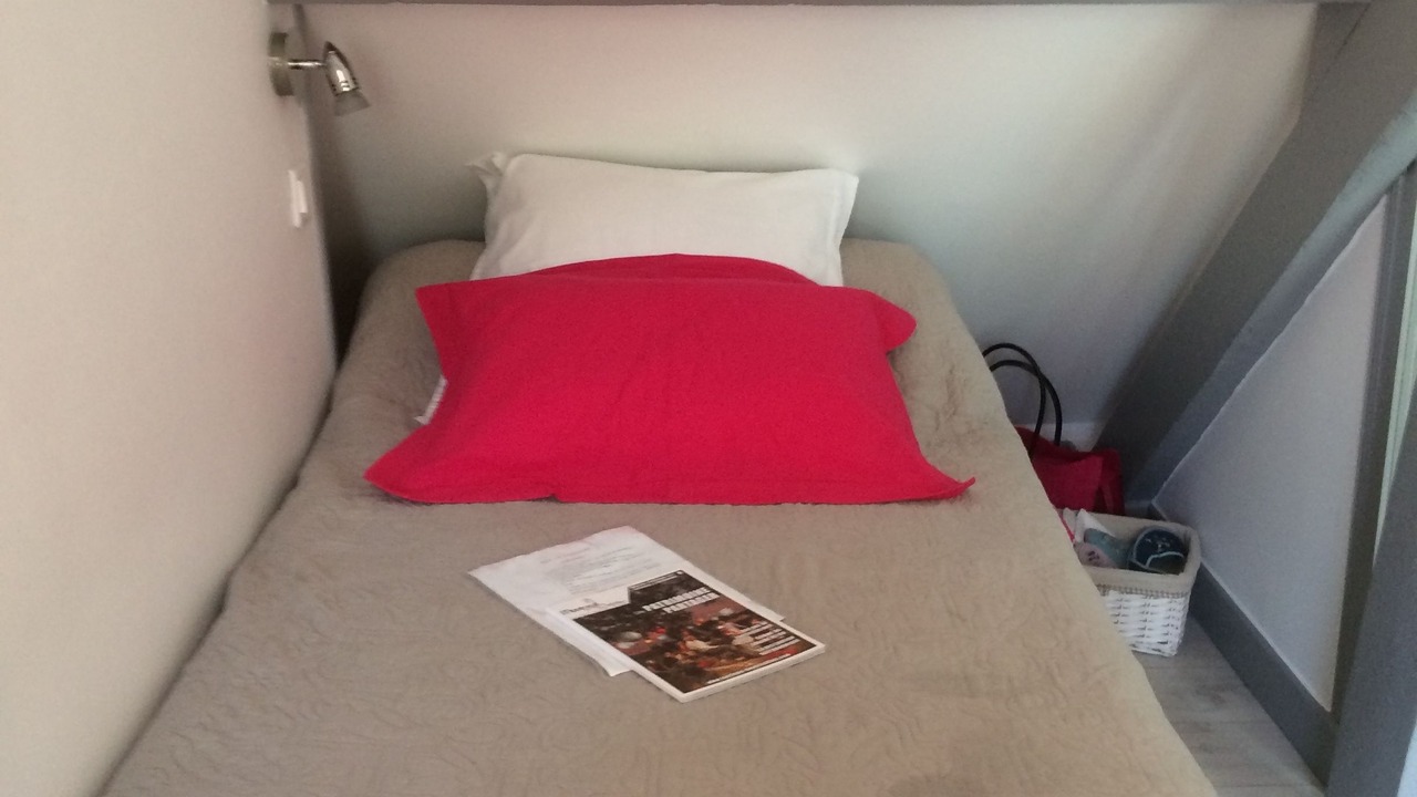 Photo of Bedroom in Neuville-sous-Montreuil