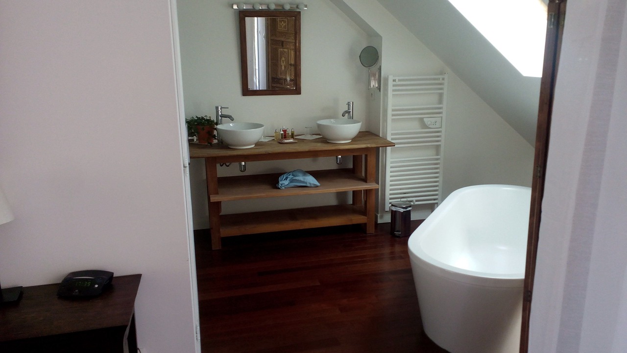 Photo of Bathroom in L'Etang-la-Ville
