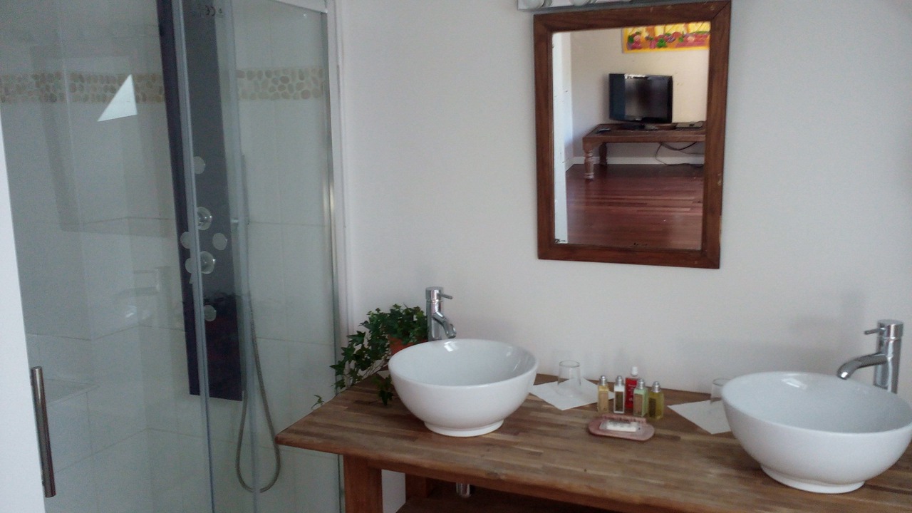 Photo of Bathroom in L'Etang-la-Ville