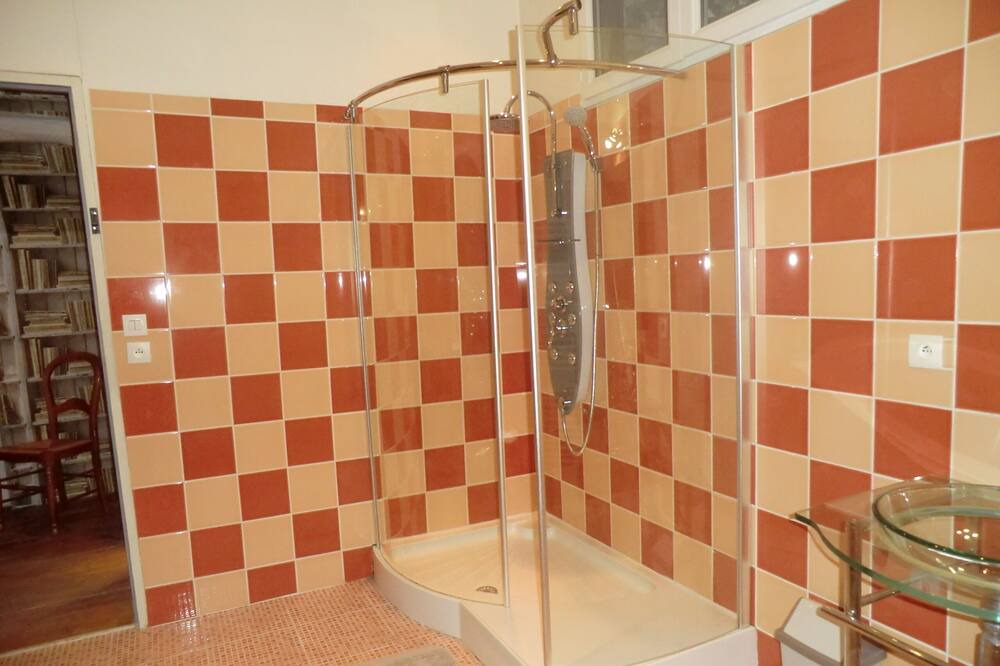 Photo of Bathroom in Giverny