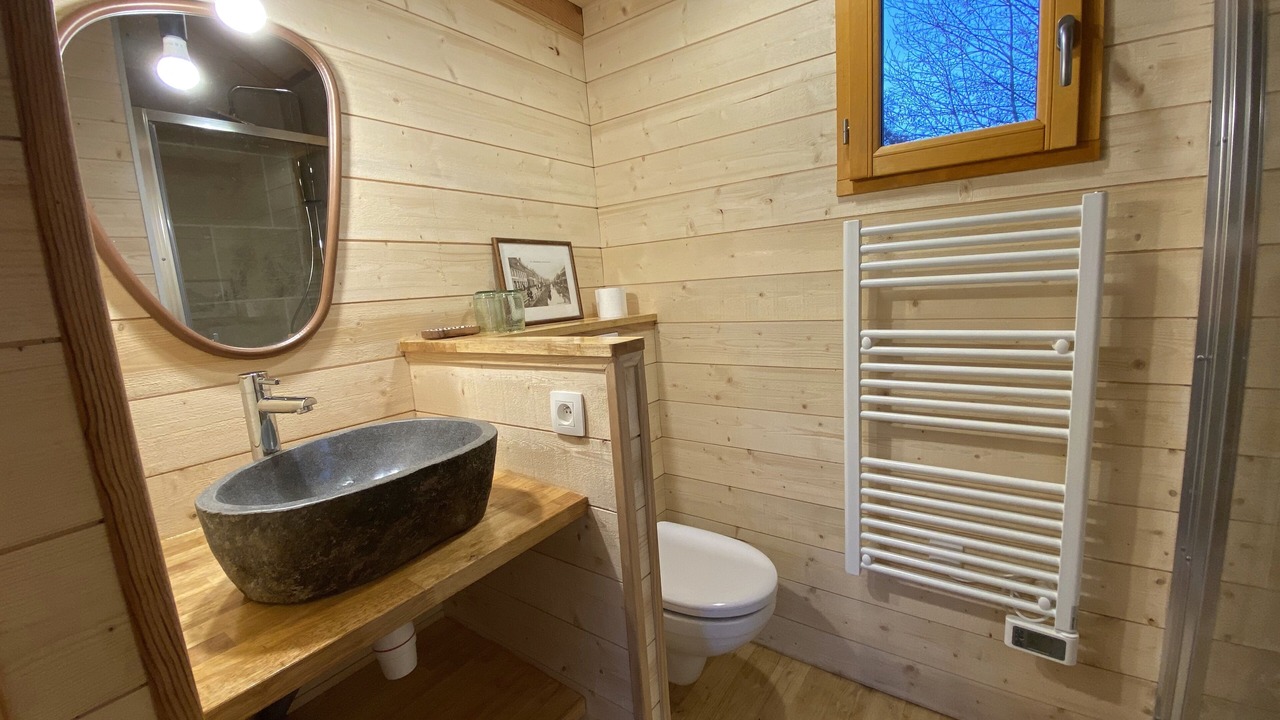 Photo of Bathroom in Beauchamps