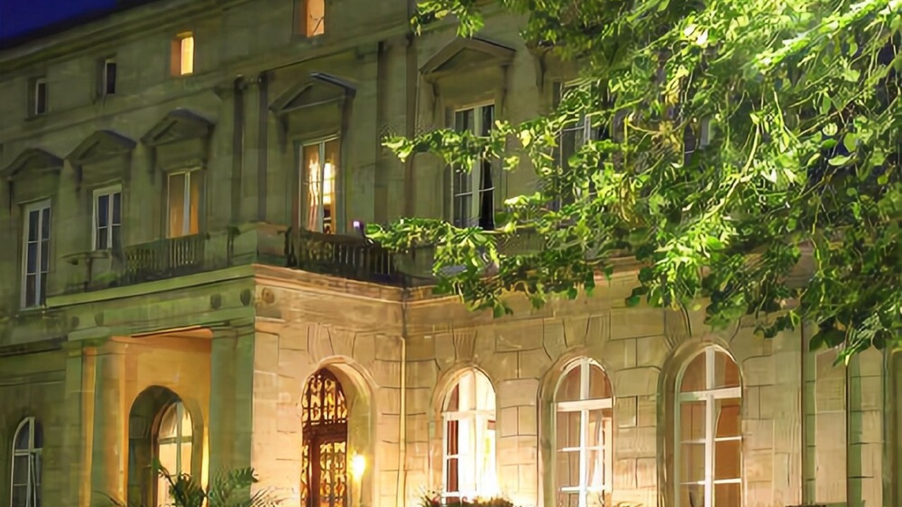 Photo of Buildings in Cambrai