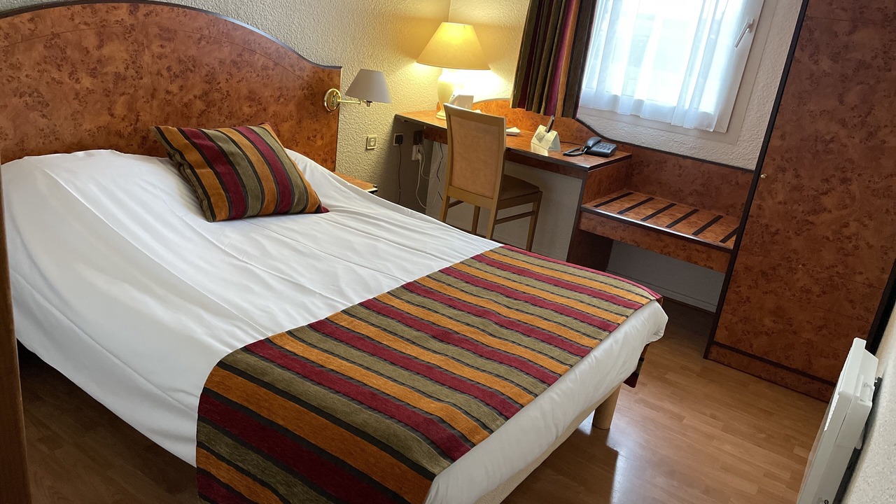 Photo of Bedroom in Calais Frethun