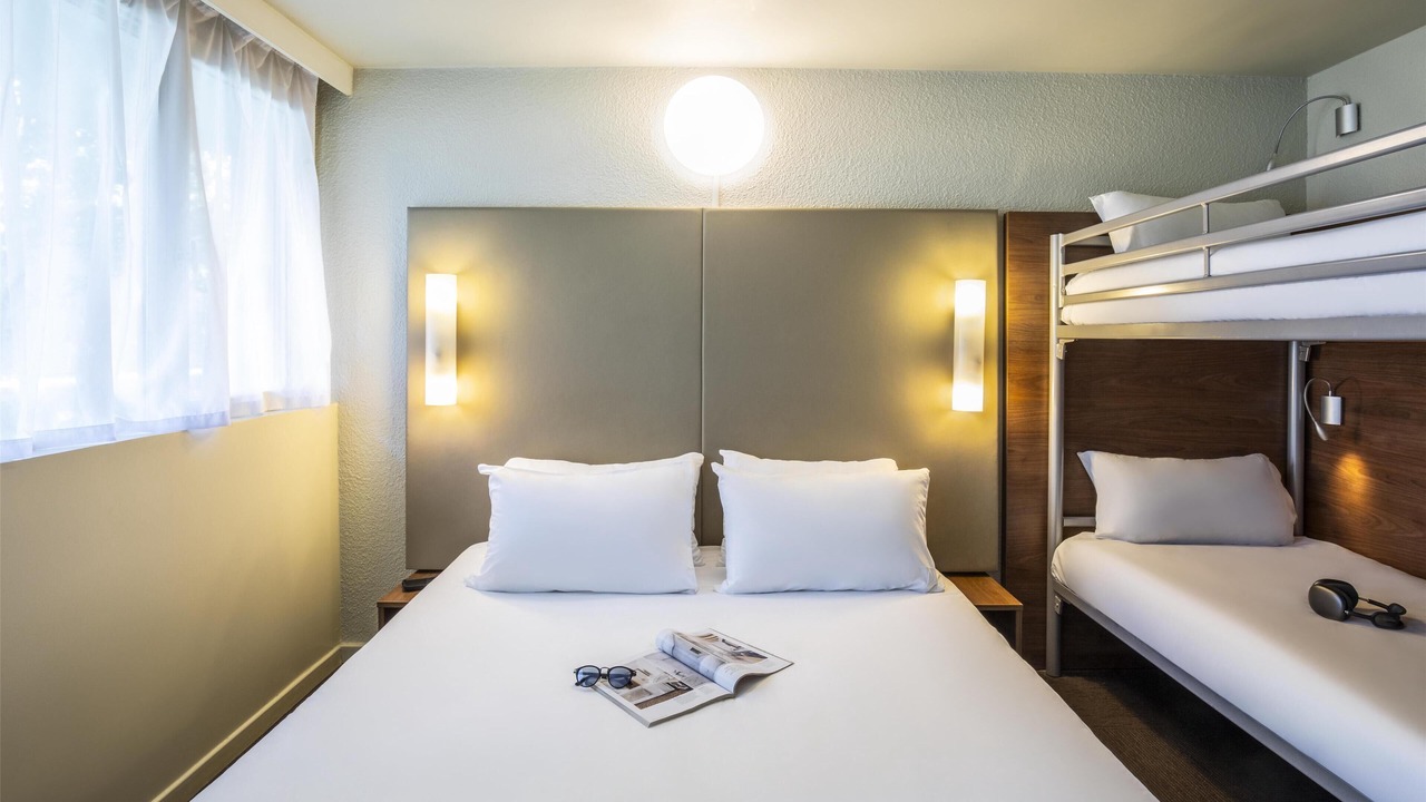 Photo of Bedroom in Dammarie Les Lys