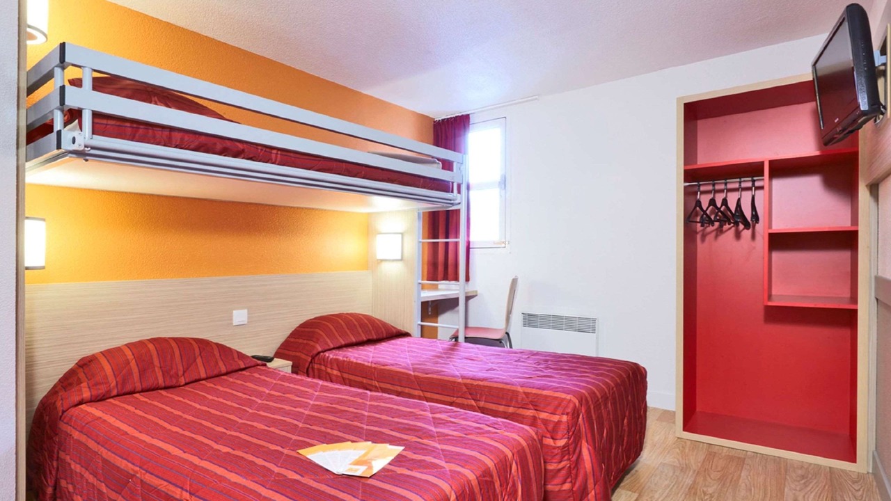 Photo of Bedroom in Saint-Thibault-des-Vignes