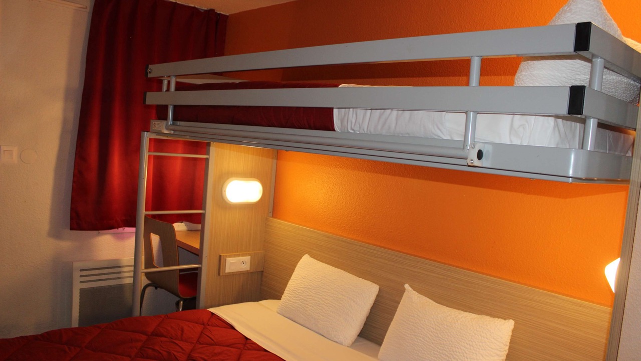 Photo of Bedroom in Elancourt