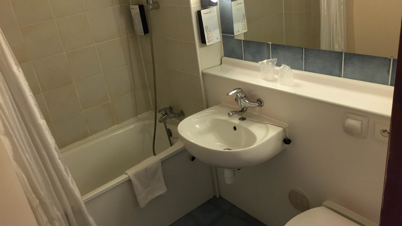 Photo of Bathroom in Maubeuge