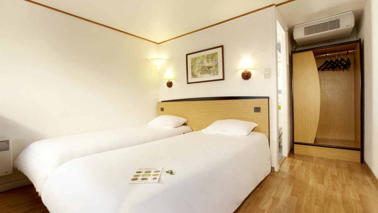 Photo of Bedroom in Maubeuge
