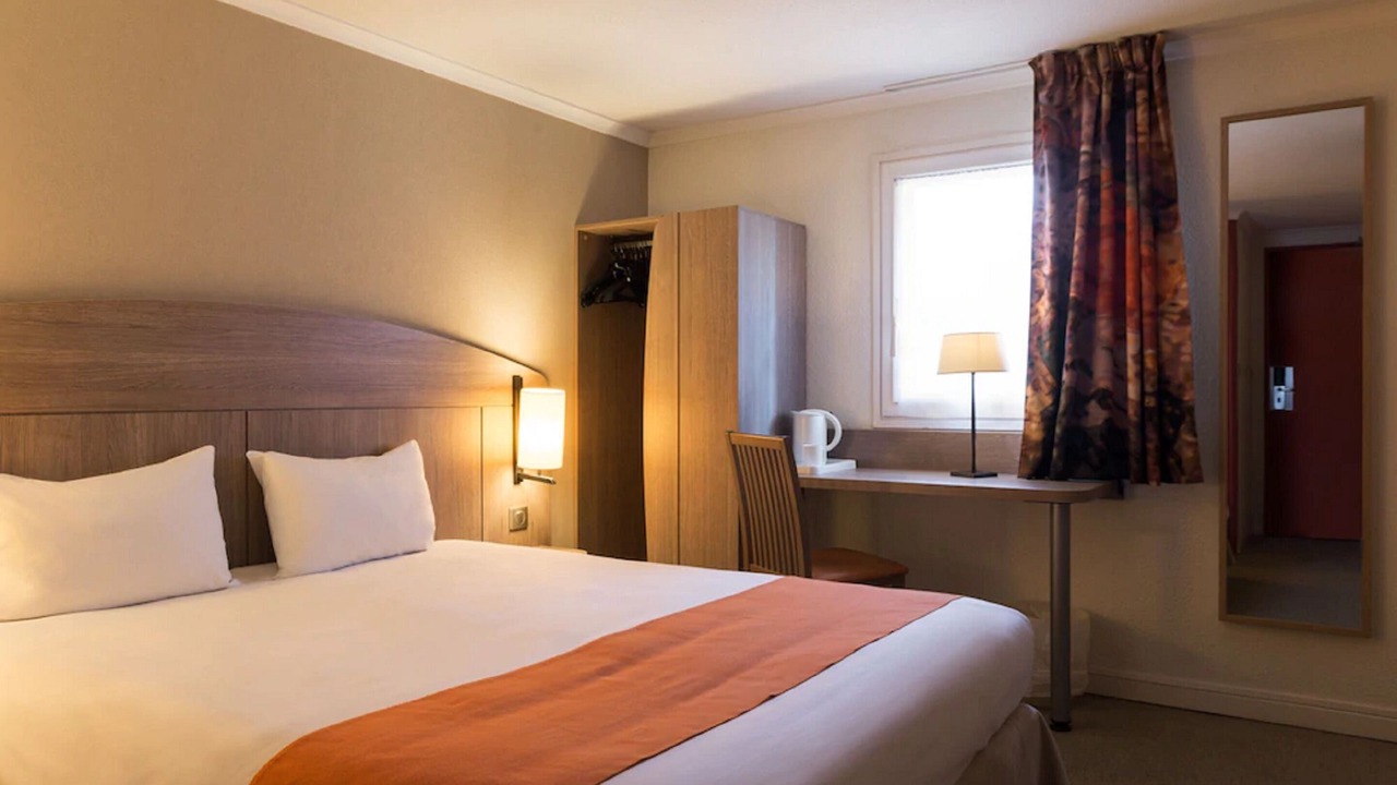 Photo of Bedroom in Douai