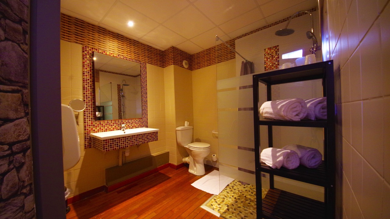 Photo of Bathroom in Peronne