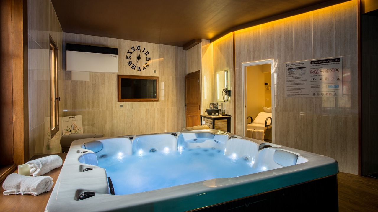 Photo of Bedroom in Tournus