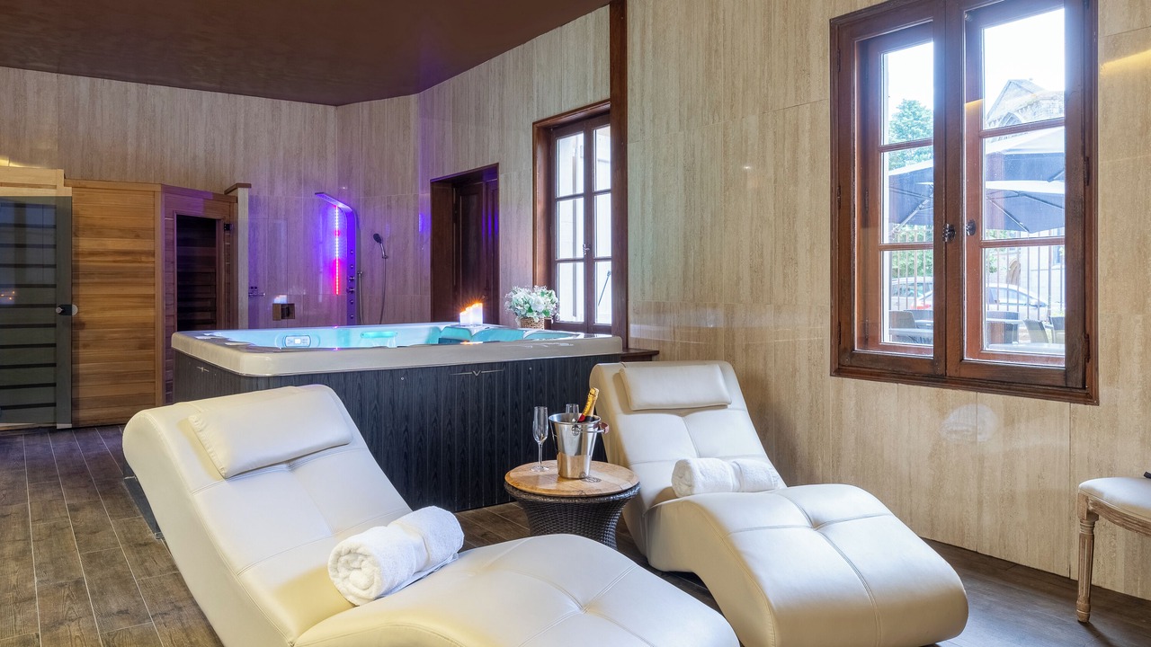 Photo of Bedroom in Tournus