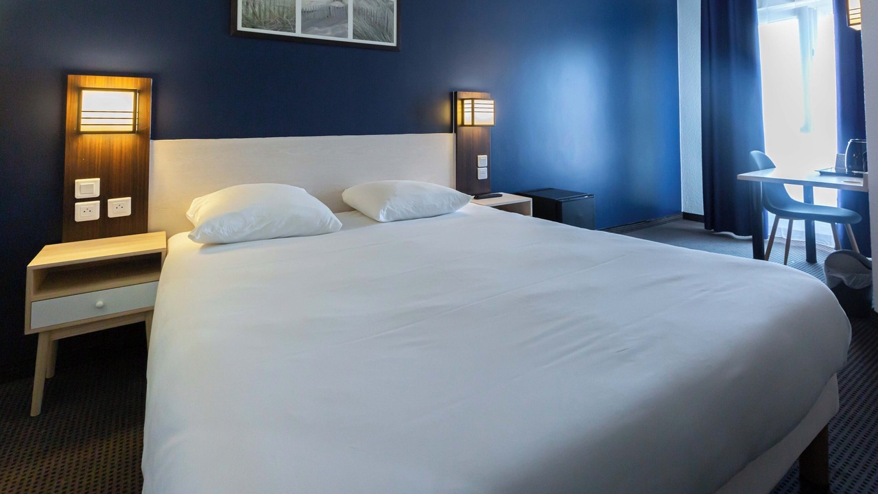 Photo of Bedroom in Eaubonne