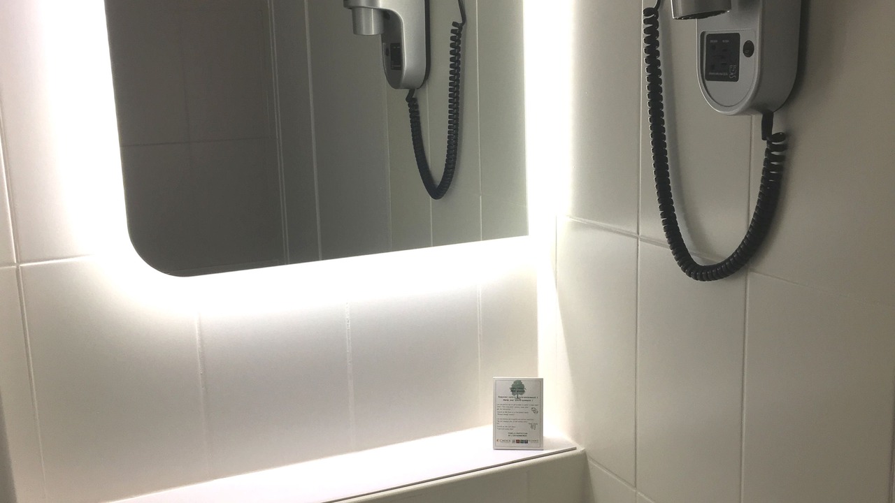 Photo of Bathroom in Fives