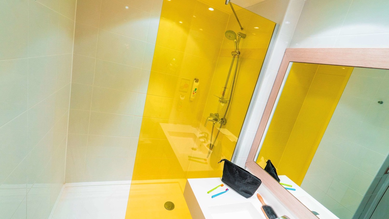 Photo of Bathroom in Enclos
