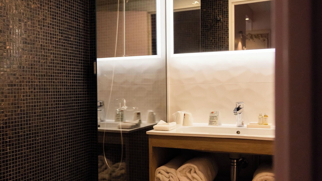Photo of Bathroom in Magny-le-Hongre