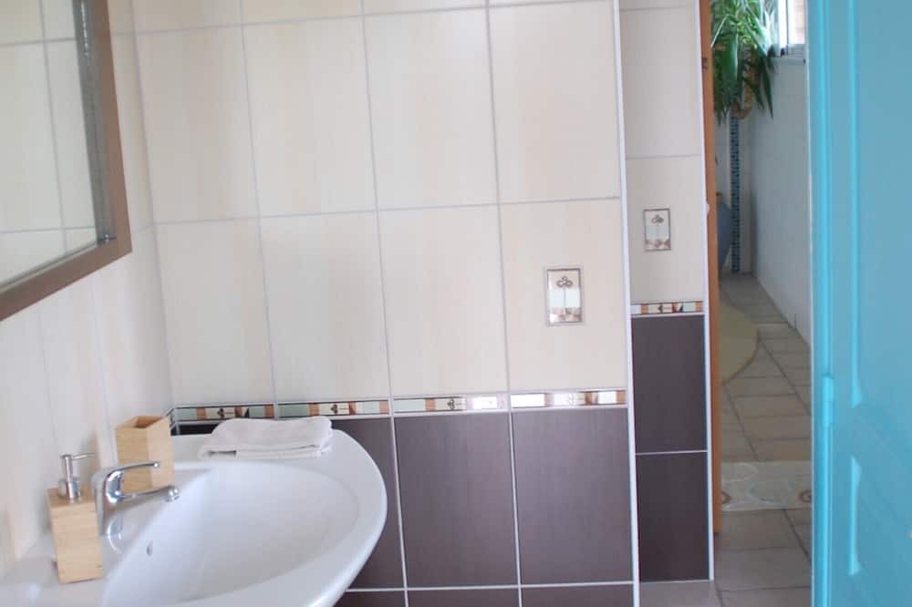 Photo of Bathroom in Martainneville