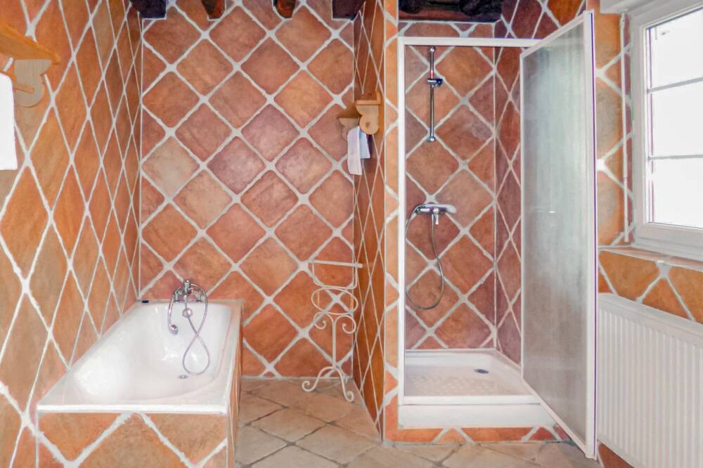 Photo of Bathroom in Vaudoy