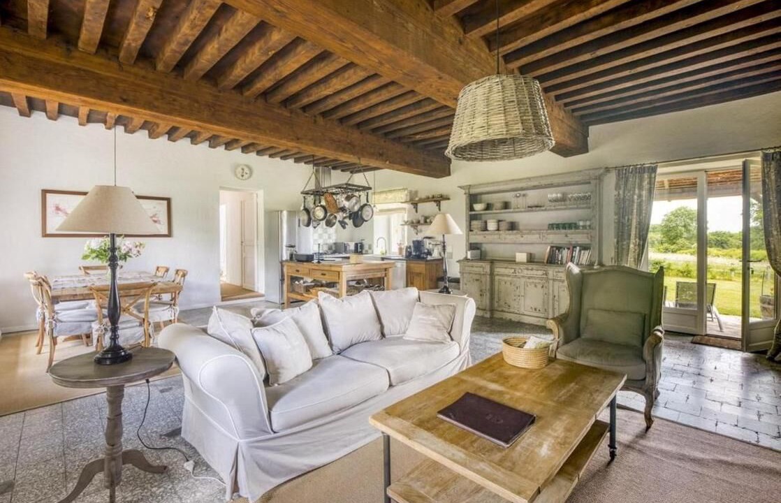 Photo of Livingroom in Poil