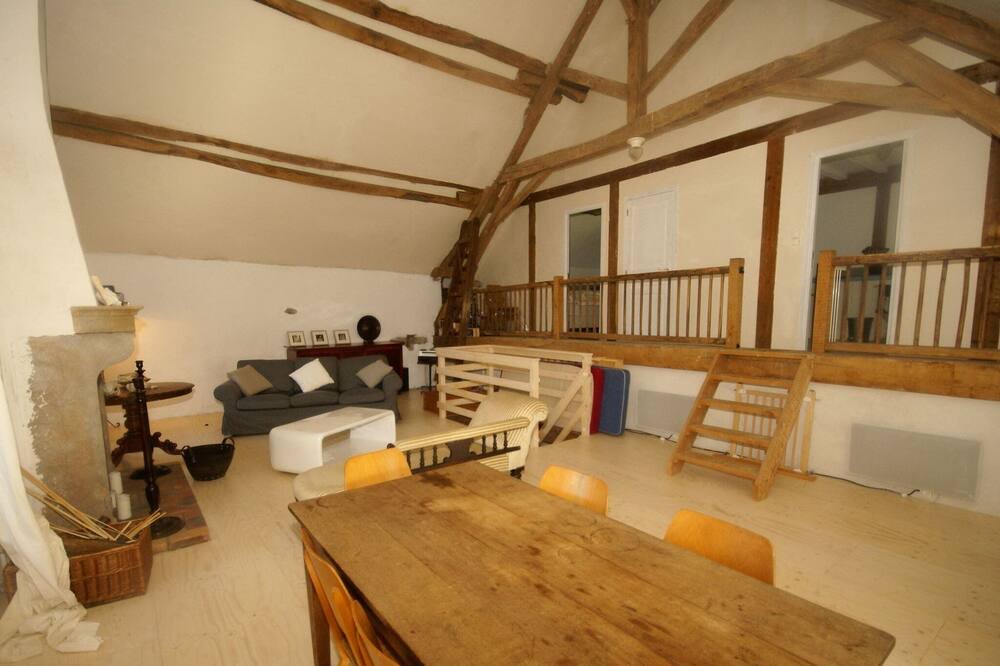 Photo of Livingroom in Saint-Germain-des-Champs