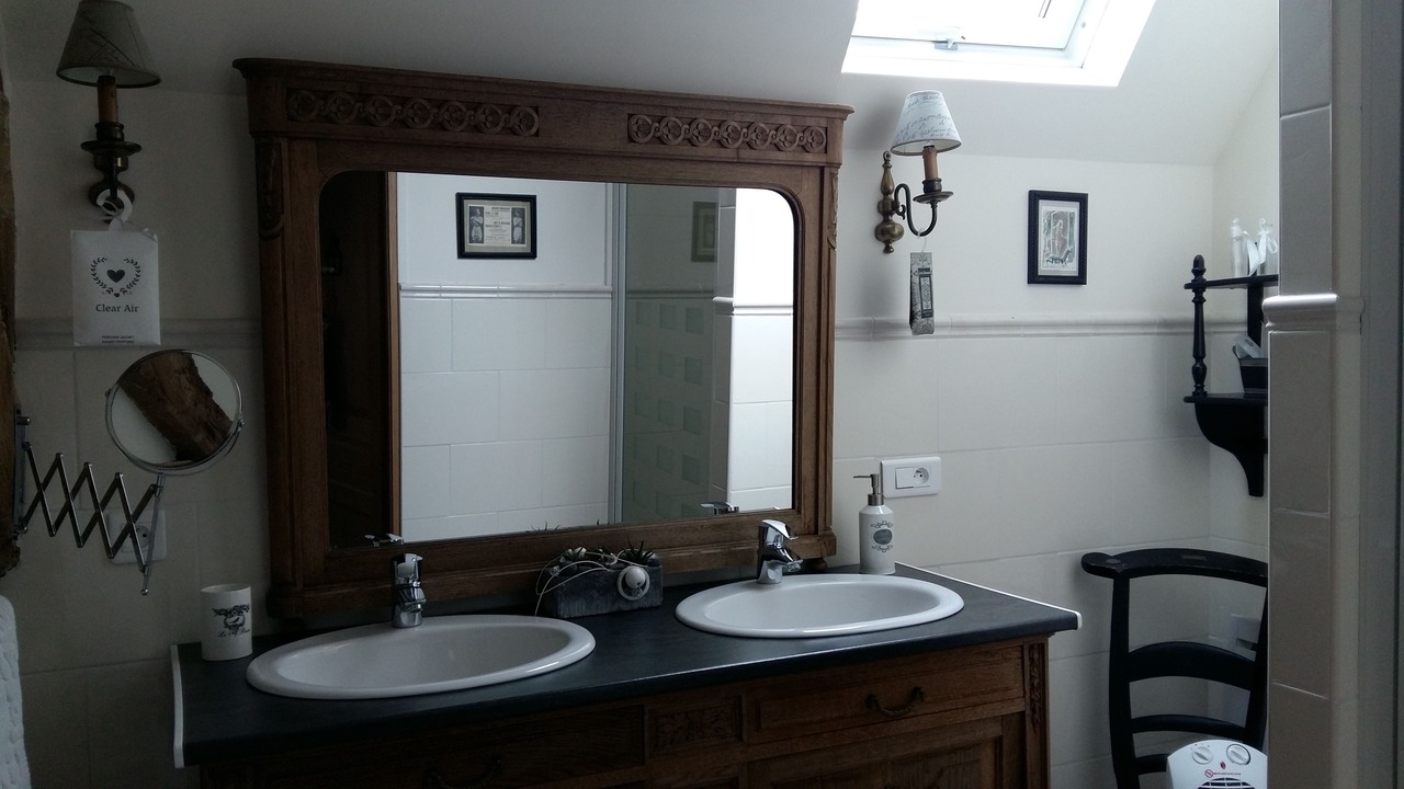 Photo of Bathroom in Saint-Martin-sur-Ecaillon