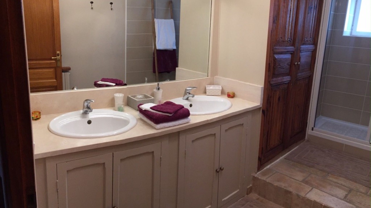 Photo of Bathroom in Omerville