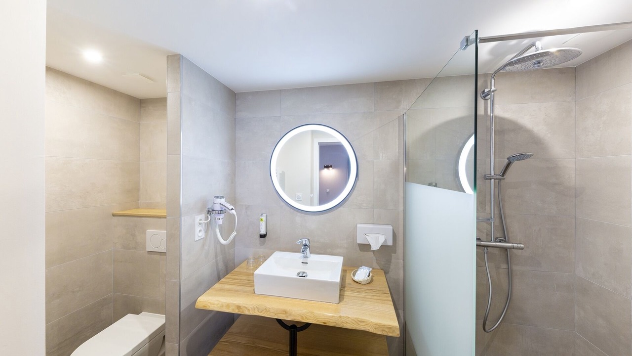 Photo of Bathroom in Escalles
